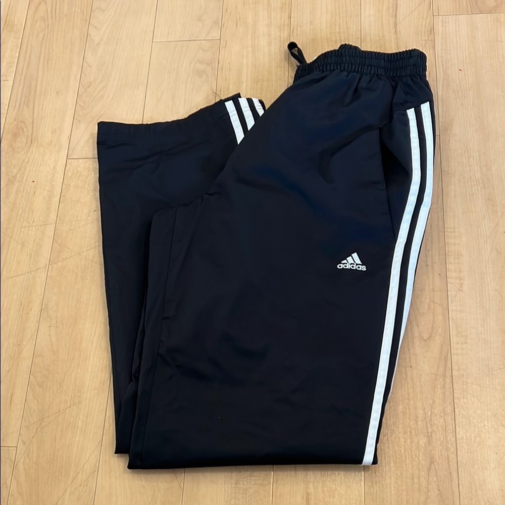 adidas Black ClimaProof size Medium windbreaker